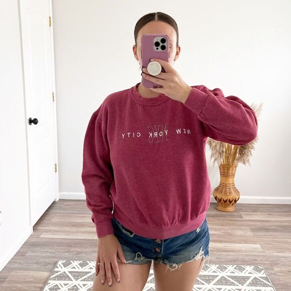 Vintage NYC berry pink crewneck sweatshirt - Picture 2 of 7